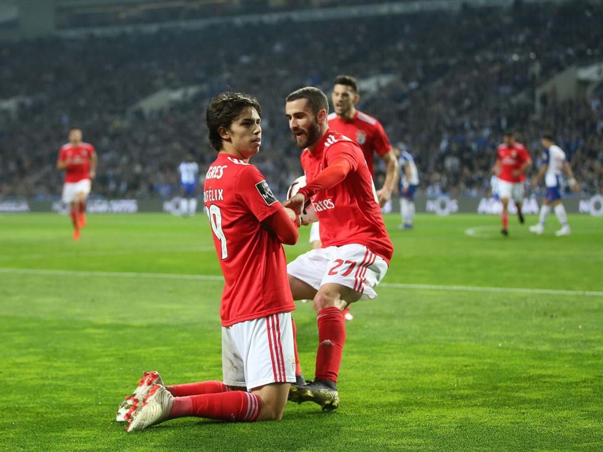 Futebol: Benfica venceu e juntou-se ao FC Porto na liderança do