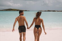 Casal português de bloguers arrasado após foto “irresponsável” em comboio