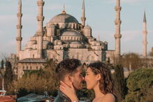 Casal português de bloguers arrasado após foto “irresponsável” em comboio