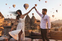 Casal português de bloguers arrasado após foto “irresponsável” em comboio