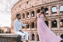 Casal português de bloguers arrasado após foto “irresponsável” em comboio