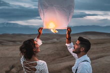 Casal português de bloguers arrasado após foto “irresponsável” em comboio