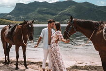 Casal português de bloguers arrasado após foto “irresponsável” em comboio