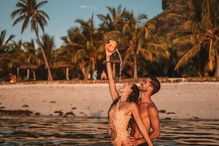 Casal português de bloguers arrasado após foto “irresponsável” em comboio