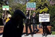 Protesto contra executivo de Pedtrógão Grande recebido com resistência verbal de residentes