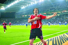 2005/06 - Bis de Nuno Gomes na vitória por 2-0. De pouco serviu pois o Benfica ficou em 3.º e o FC Porto foi campeão nessa época.