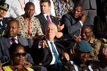 Marcelo Rebelo de Sousa quebra protocolo e vai ao carnaval de Luanda 6