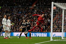  Real Madrid eliminado da Liga dos Campeões pelo Ajax