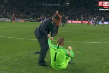 Sérgio Conceição consola guarda-redes do Roma após derrota