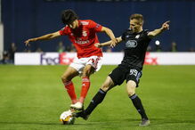 João Félix em lance do Dínamo de Zagreb - Benfica