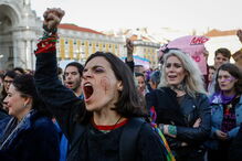 Manifestação de mulheres no Dia da Mulher, em Lisboa