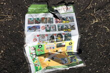 Destroços do avião da Ethiopian Airlines que caiu e matou 157 pessoas