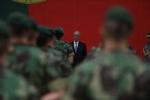 Paraquedistas chegaram esta terça-feira de madrugada a Figo Maduro e foram recebidos por Marcelo