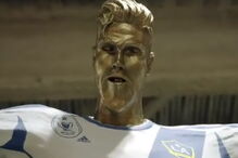 Beckham em choque ao ver estátua que o LA Galaxy preparou em sua homenagem