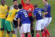 Árbitro  Oscar Julian Ruiz em ação no Mundial de 2010