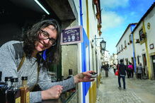 Beber uma ginjinha em Óbidos é tradição