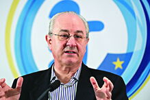 Direção de Rui Rio tinha decidido que só uma das regiões autónomas ficaria em lugar elegível. Madeira foi escolhida  