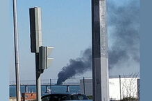 Viatura arde na Ponte Vasco da Gama