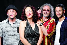 Fado Lelé tem uma sonoridade mesclada fortemente influenciada por géneros como fado, jazz manouche, delta Blues, rockabilly, afro e world music 