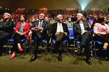 Presidente da República ladeado por Luís Santana, administrador da Cofina, e Almeida Henriques, autarca de Viseu