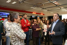 Carlos Rodrigues, diretor-executivo do CM e da CMTV, discursa perante a redação no 6º aniversário do canal