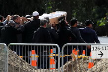 Começaram os funerais das vítimas do massacre na Nova Zelândia