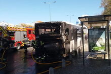 Autocarro arde nas Amoreiras em Lisboa 