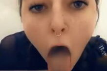 Prostituta choca Internet com vídeo a lamber sanita de aeroporto