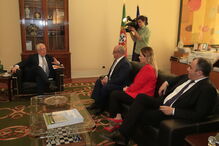 Entrega da moção foi realizada no gabinete do ministro Eduardo Cabrita