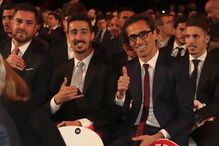 Jonas emociona-se e sobe ao palco em lágrimas na Gala do Benfica