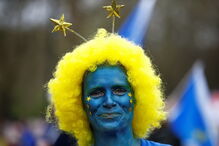 Milhares de britânicos pedem um segundo referendo para o Brexit