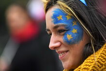 Milhares de britânicos pedem um segundo referendo para o Brexit