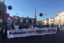 Milhares de professores saem às ruas de Lisboa em forma de protesto