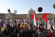 Milhares de professores saem às ruas de Lisboa em forma de protesto