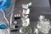 Droga e telemóveis encontrados dentro de cadáveres de ratos na cadeia