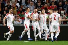 Seleção da Sérvia festeja golo 