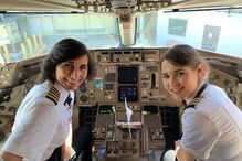 Mãe e filha ao comando de avião da Delta Airlines conquistam a Internet