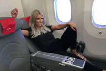 Mãe viaja em primeira classe e manda filhos para a classe económica