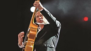 Bryan Adams regressa a Portugal no próximo ano para dois concertos