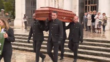 Emoção e dor no adeus a Jô Caneças