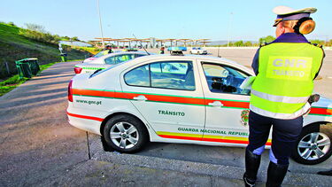 Ladrão de carro tramado por falta de gasolina