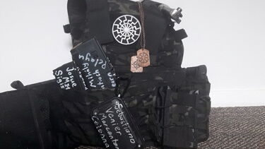 Terrorista divulga imagens de armamento nas redes sociais dias antes do ataque