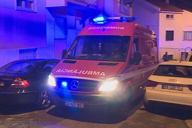 Mulher morre ensanguentada nas escadas do prédio no Seixal