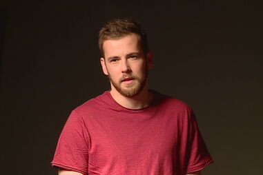 Diogo Costa Reis é o carpinteiro Ricardo Santos na novela 'Alguém Perdeu'