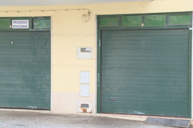 Ladrões levam cofre com mais de um milhão de euros de garagem em Faro 