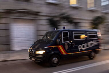 Viatura da polícia espanhola durante ação policial