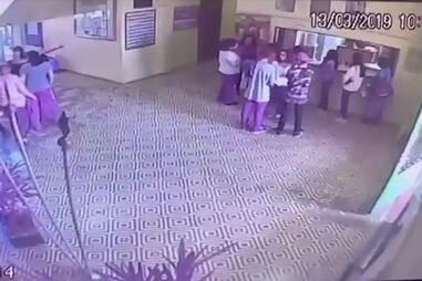 Alunos na escola de São Paulo momentos antes do massacre