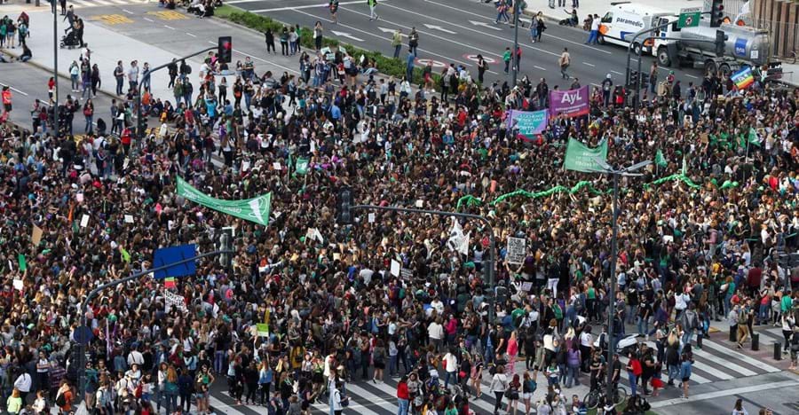 Dia Internacional da Mulher na Argentina leva meio milhão às ruas de Buenos Aires