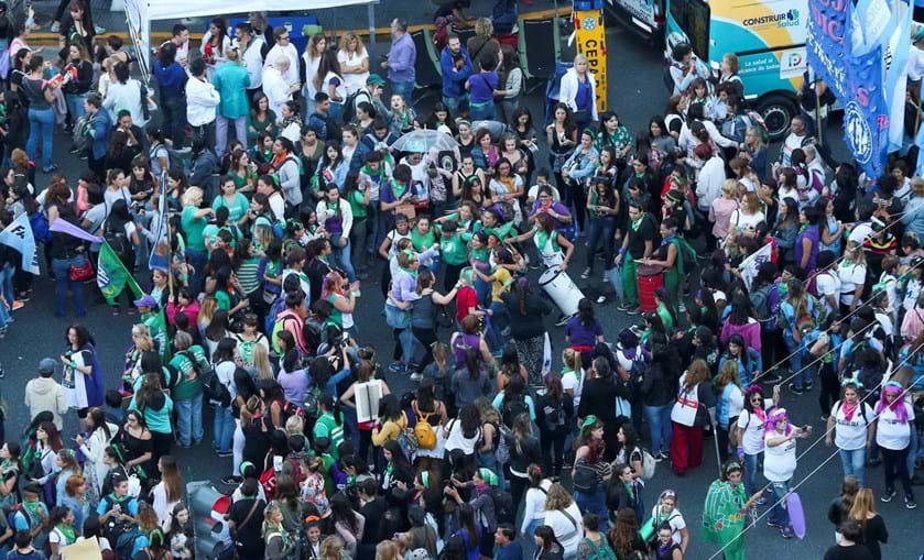 Dia Internacional da Mulher na Argentina leva meio milhão às ruas de Buenos Aires