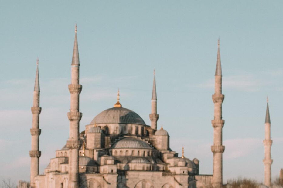 Casal português de bloguers arrasado após foto “irresponsável” em comboio